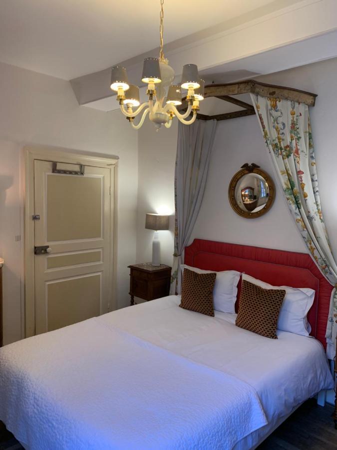 La Grenouille Noire Hotel Marcillat-en-Combraille Ngoại thất bức ảnh