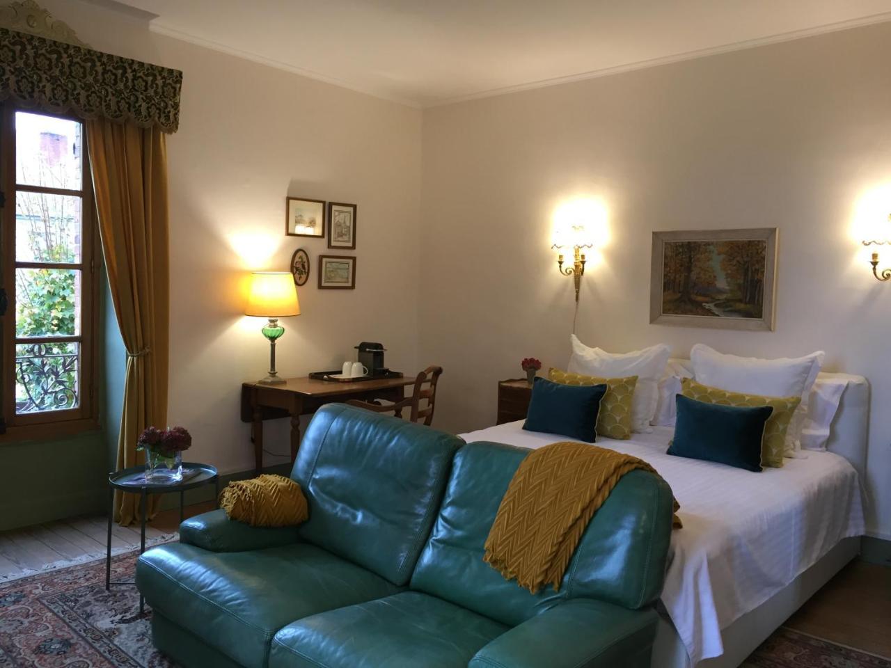 La Grenouille Noire Hotel Marcillat-en-Combraille Ngoại thất bức ảnh